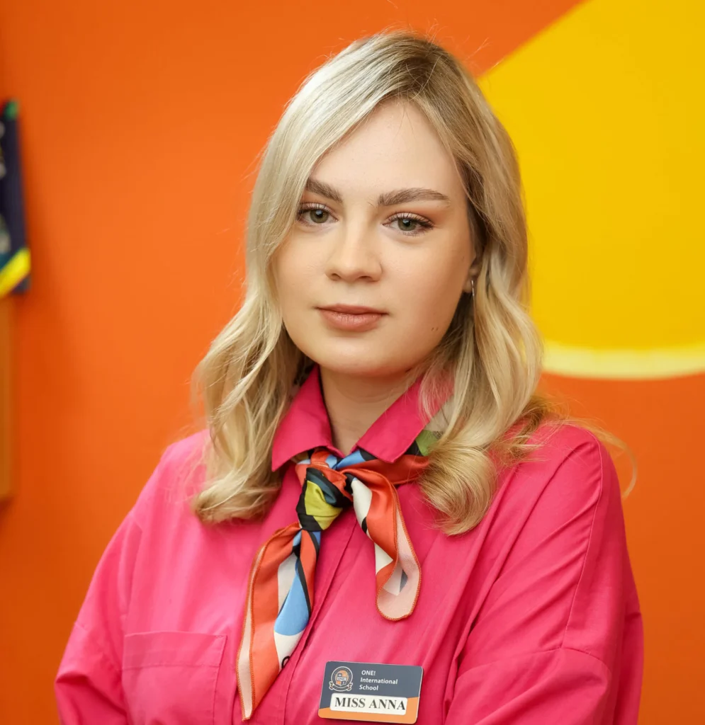 Ковалева Анна, Педагог начальных классов в школе ONE!
