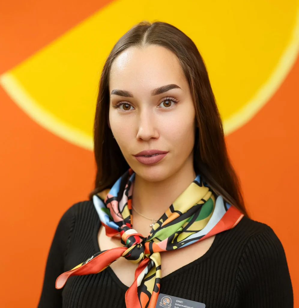 Ефимова Валерия, Окончила Московский педагогический государственный университет по специальности «Преподаватель начального образования»