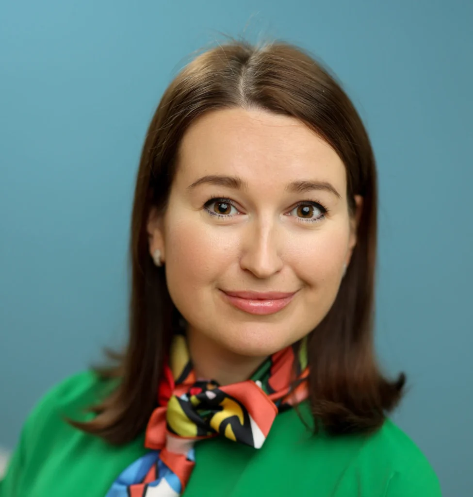 Российская Мария, Окончила Московский государственный университет имени М.В